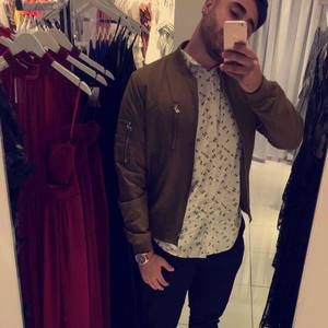 Meet your Posher, Marcos